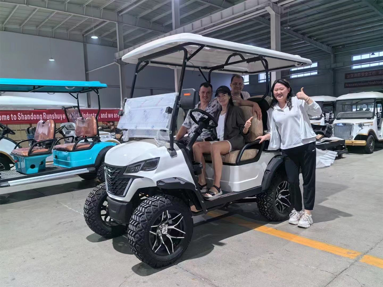 电动训练观光车高尔夫球车出口产品